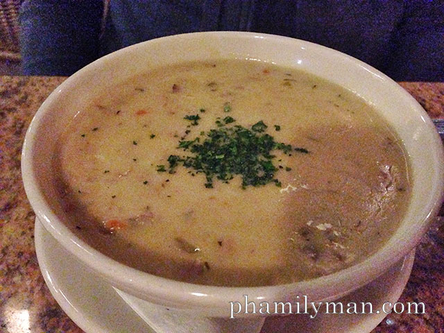cheesecake-factory-brea-clam-chowder-soup