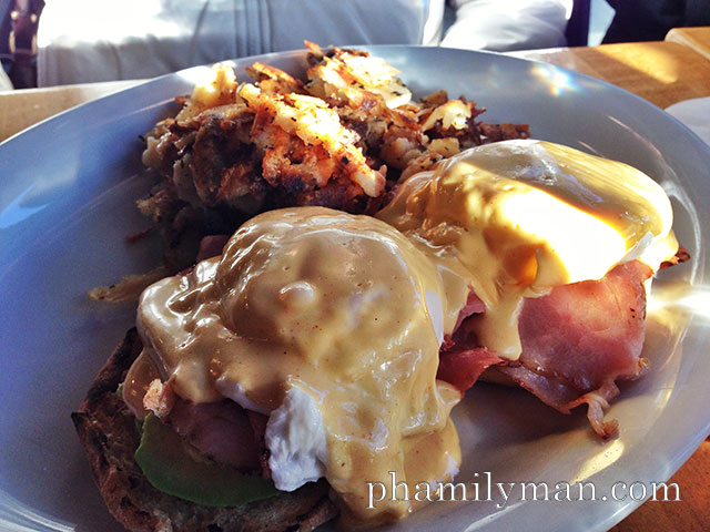 doyle-street-cafe-emeryville-eggs-benedict