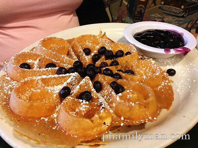 flappy-jacks-pancake-house-orange-blueberry-waffle