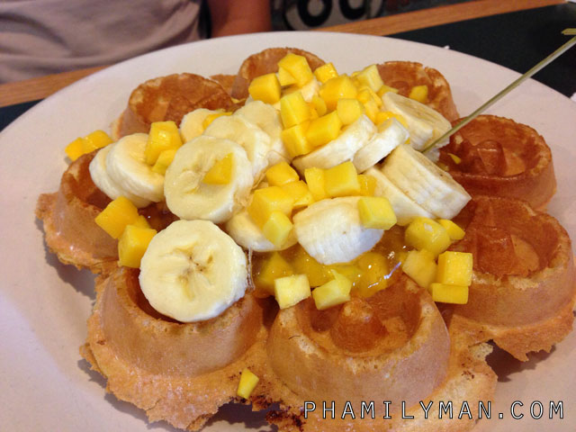 flappy-jacks-pancake-house-orange-mango-banana-waffle