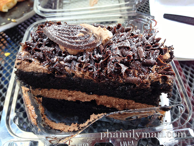 portos-bakery-cafe-downey-parisian-cake