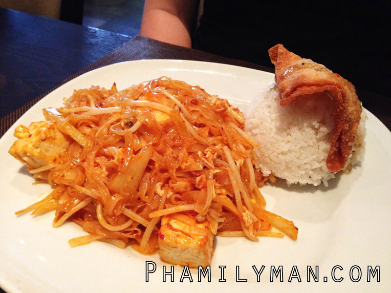 supatras-thai-bistro-yorba-linda-tofu-pad-thai-noodles