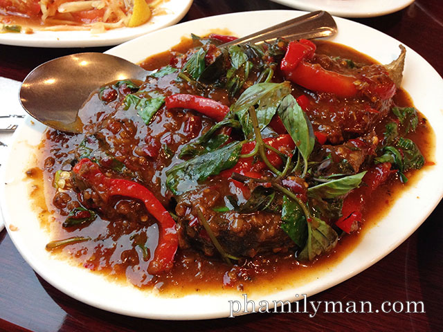 thai-nakorn-garden-grove-fried-fish-chili-sauce